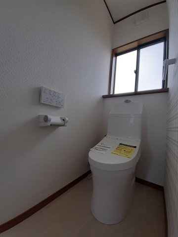 熊本市南区孫代町の中古一戸建のトイレ|２Ｆ