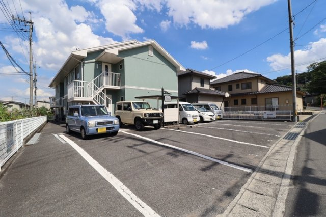 ＨＯＵＳＥ Ｔ＆Ｔの駐車場