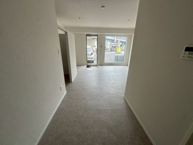 平芝町住居付店舗の内装