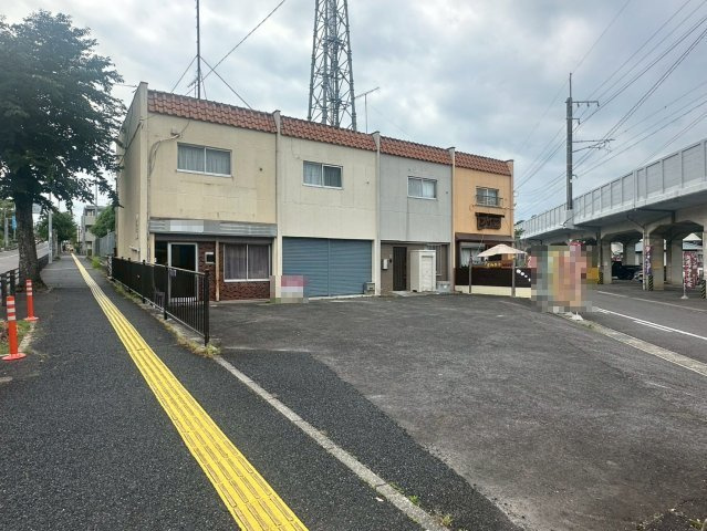 平芝町住居付店舗の外観
