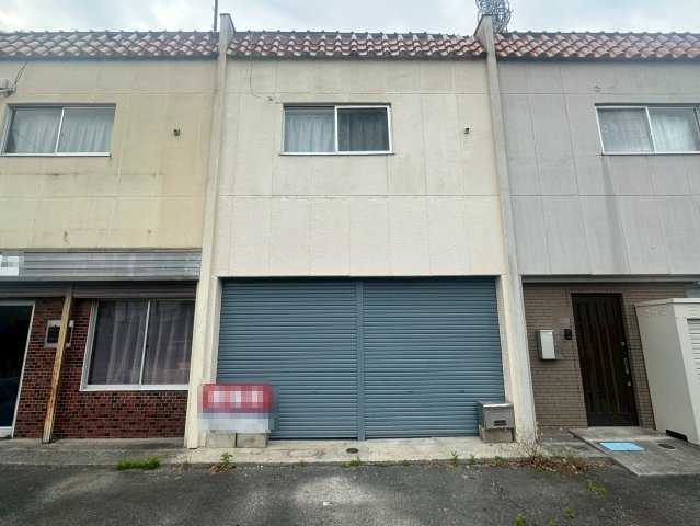 平芝町住居付店舗の外観