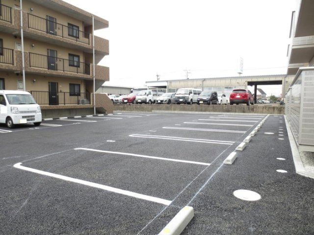 【駐車場】 | 恵比寿ガーデンⅢ | 駐車場