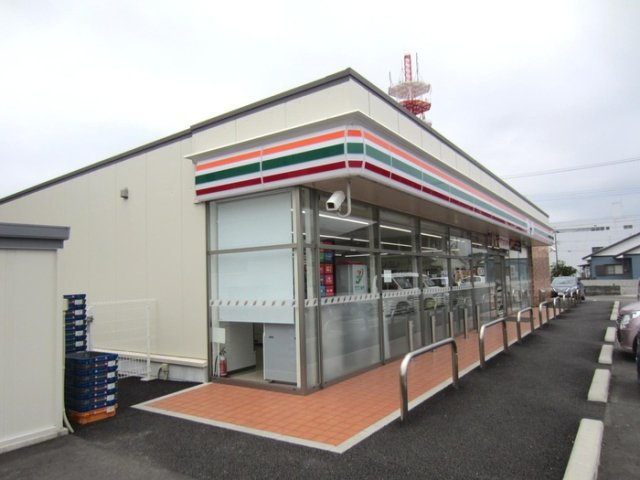 【外観】 | 恵比寿ガーデンⅢ | セブンイレブン高鍋郵便局前店 992ｍ