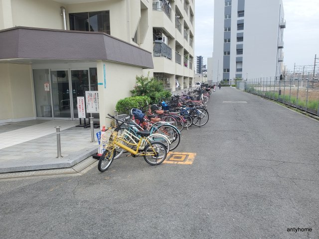 サンマンション新大阪　仲介手数料無料の駐車場
