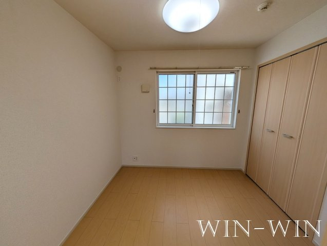 ボヌール森岡 参番館の寝室