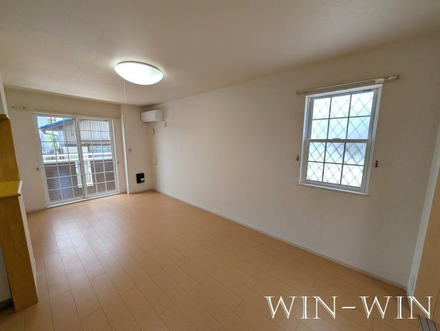 ボヌール森岡 参番館の居間・リビング
