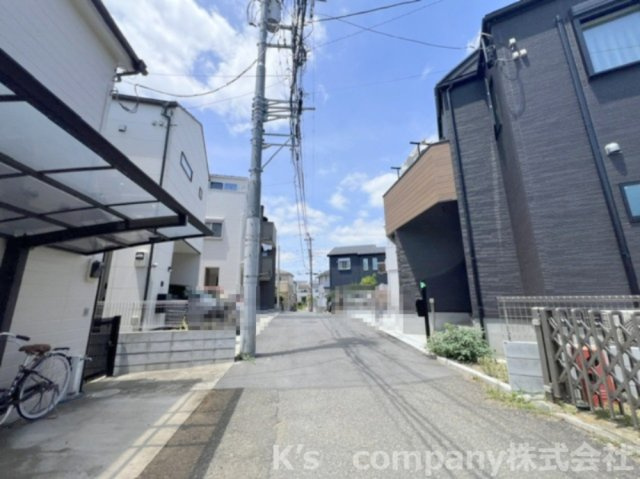 ◎茅ヶ崎市出口町　新築戸建の前面道路含む現地写真