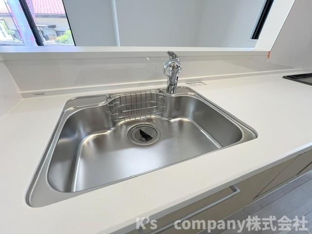 ◎茅ヶ崎市出口町　新築戸建のキッチン|耐久性に優れたステンレス素材のシンク◇