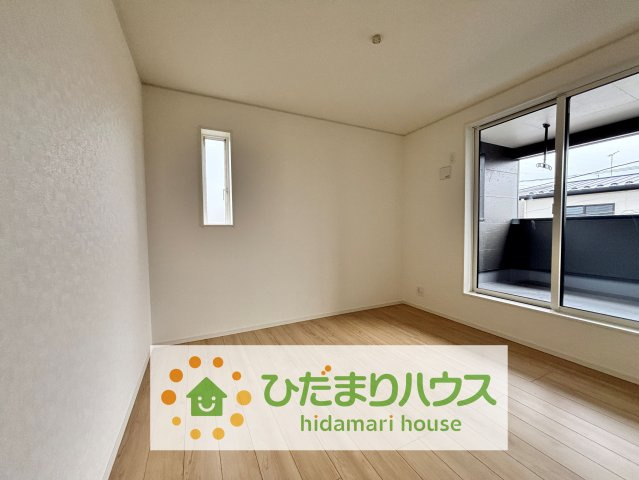 幸手市中第12　新築一戸建て　クレイドルガーデンの洋室|バルコニーに面している居室なので、自然と光が差し込みます。
