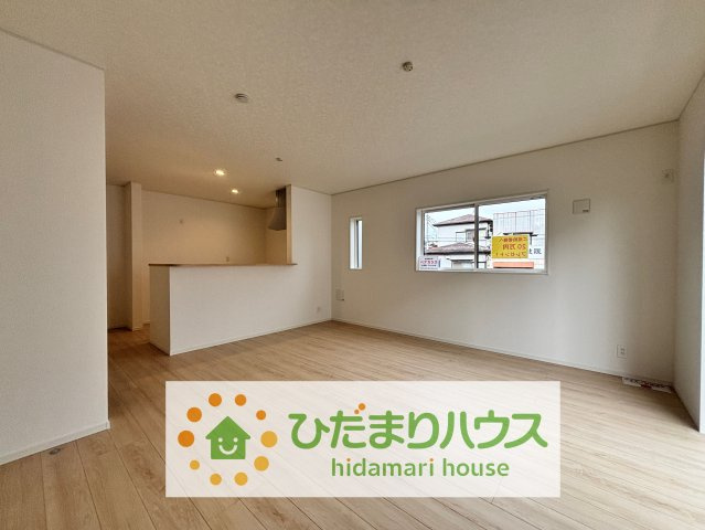 幸手市中第12　新築一戸建て　クレイドルガーデンの居間・リビング|お子様も遊びまわれる広々リビング(*^^*)