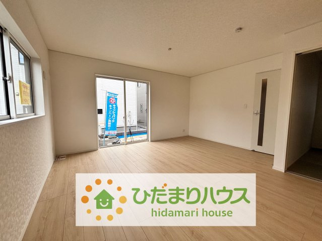幸手市中第12　新築一戸建て　クレイドルガーデンの居間・リビング|日当たり、風通しが良く、自然とリビングに集まりたくなるような空間です(*^-^*)
