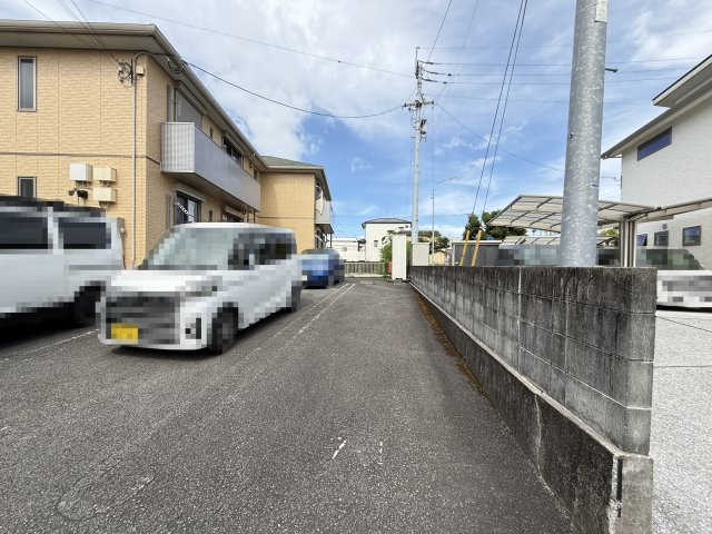 シャーメゾン・フェアリーの駐車場