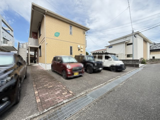 シャーメゾン・フェアリーの駐車場