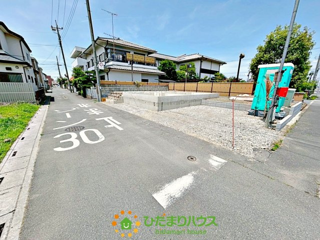 幸手市東第23　新築一戸建て　クレイドルガーデンの前面道路含む現地写真