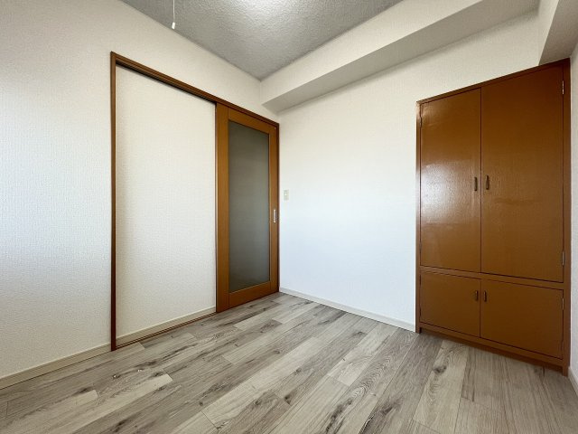 多摩稲城マンションA棟の洋室