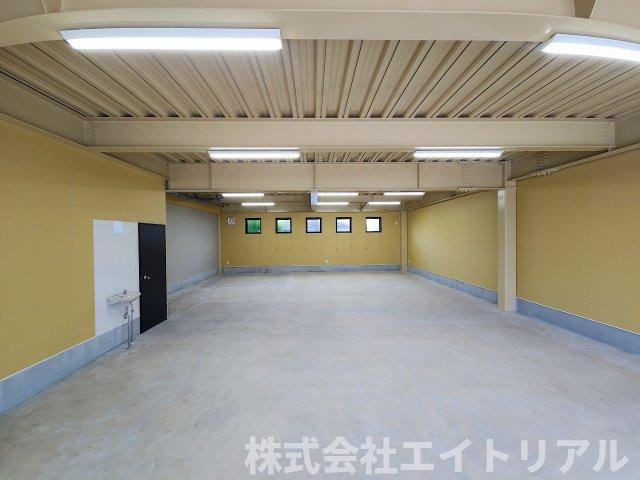 長久手市砂子　倉庫付事務所の内装|1階