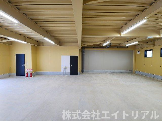 長久手市砂子　倉庫付事務所の内装|1階