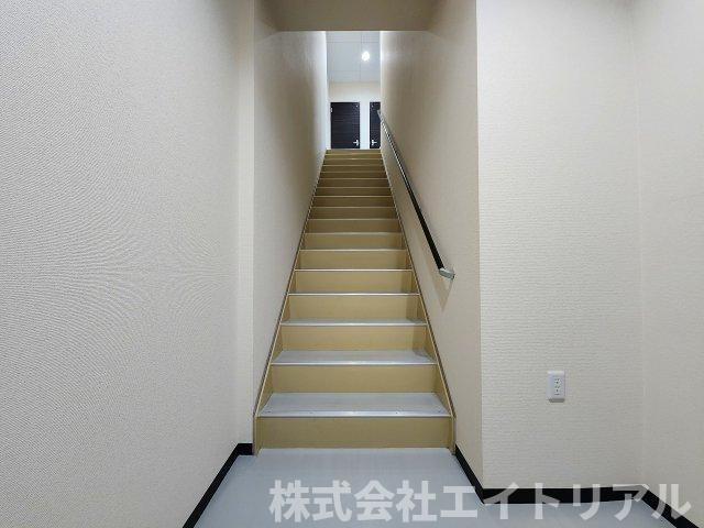 長久手市砂子　倉庫付事務所の内装|1階