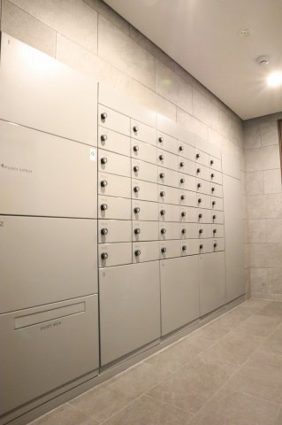 アルファステイツ県庁前の設備