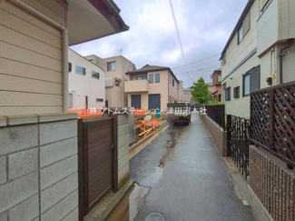 【前面道路含む現地写真】
