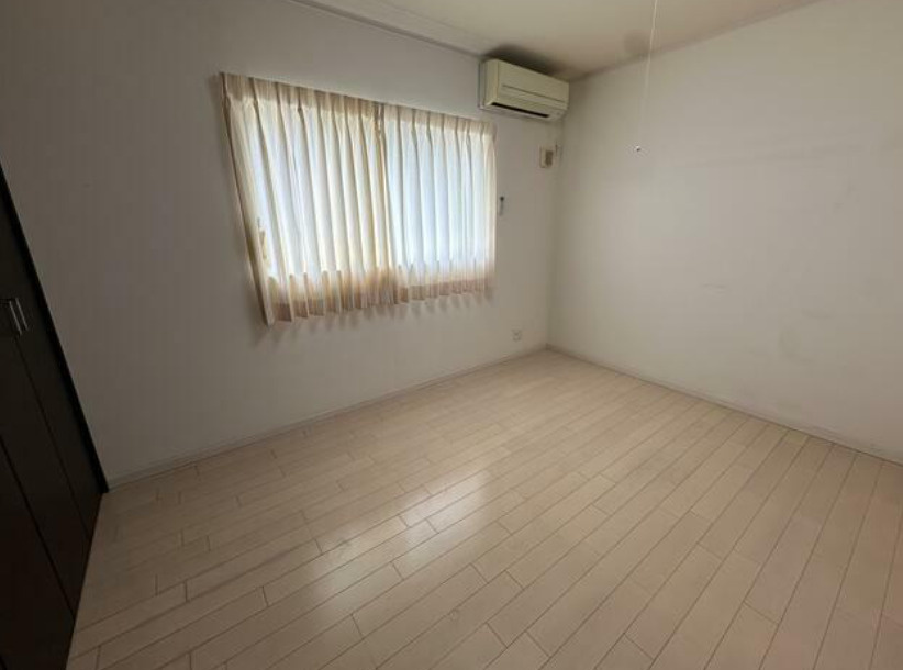 宇佐崎北貸戸建の洋室