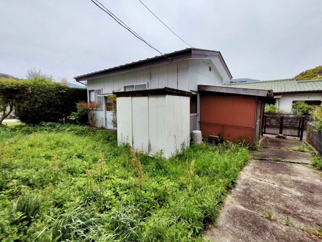 世知原町古家付き土地の外観