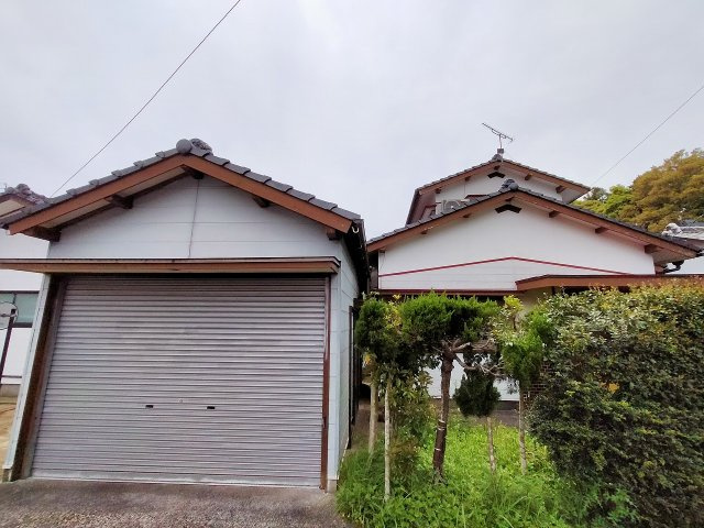 世知原町古家付き土地の外観