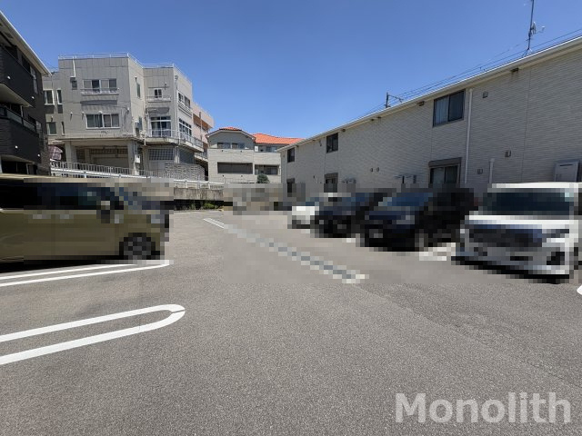 エルデサウスの駐車場