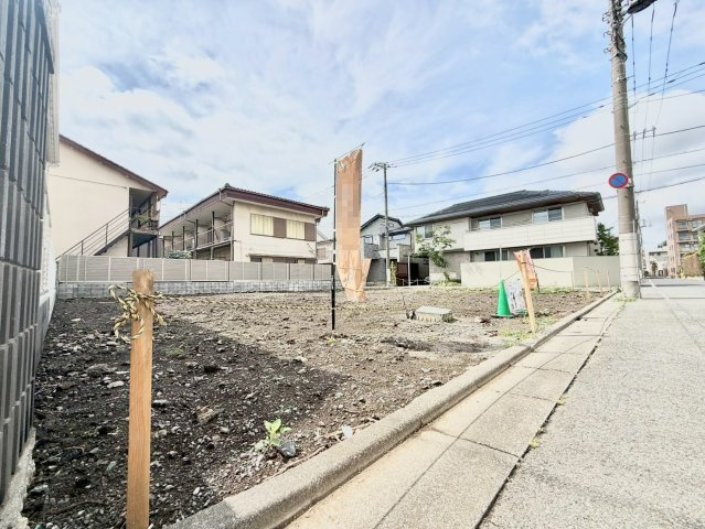 杉並区宮前4丁目　建築条件無し売地　全2区画の前面道路含む現地写真|2026.06.08撮影

現地ご見学希望・資料請求などお気軽にお問い合わせ下さい！
03-5990-5201