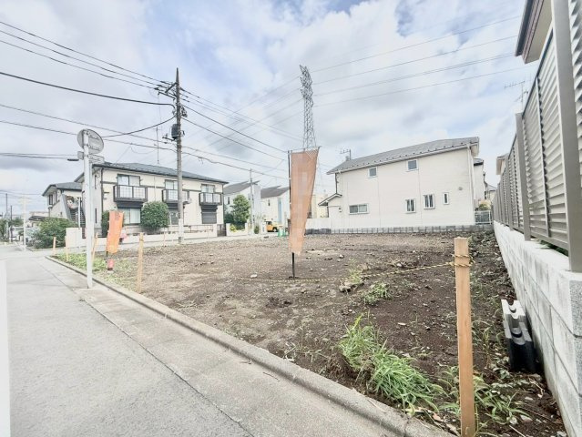 杉並区宮前4丁目　建築条件無し売地　全2区画の前面道路含む現地写真|2026.06.08撮影

現地ご見学希望・資料請求などお気軽にお問い合わせ下さい！
03-5990-5201