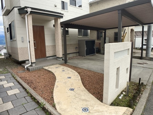 長野市伺去　中古戸建の外観