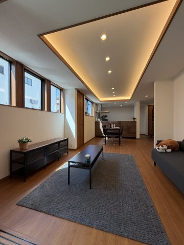 香芝市別所　新築(全8区画）モデルハウスの内観：施工例|折り上げ天井が解放感をアップさせてくれます!(^^)!