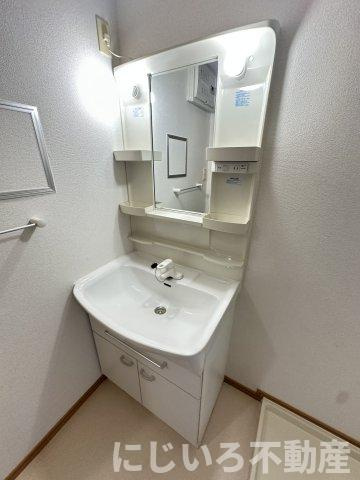 メゾンオーシャンAの洗面所