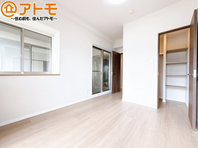 【寝室】 | エンブルシティ東静岡 | 収納スペースもしっかり確保したお部屋は、収納家具の数も減らせるのでお部屋を広く使えます！