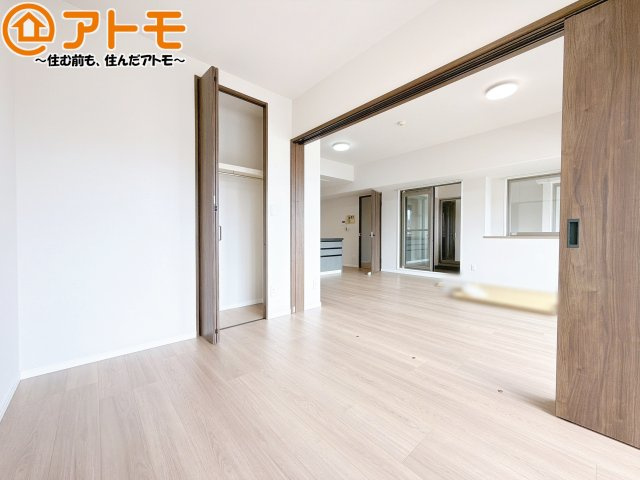 【子供部屋】 | エンブルシティ東静岡 | 壁と床がシンプルな色合いだからこそ自分だけの空間を作れます♪お部屋作りのイメージは順調でしょうか♪