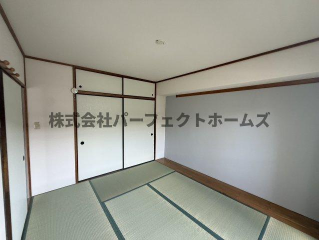 グリーンヒル光善寺住宅第１8号棟の和室|柔らかい畳が心地よい和室