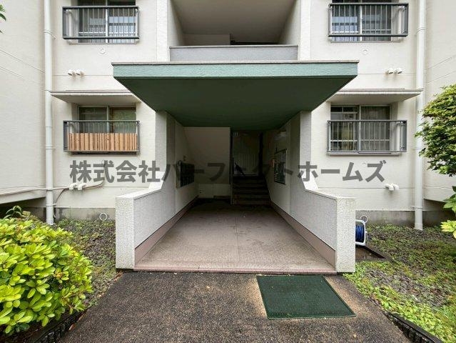 グリーンヒル光善寺住宅第１8号棟のエントランス|エントランスです