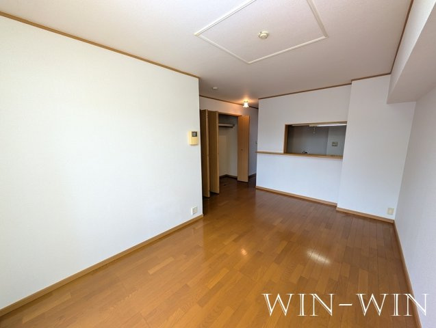ストラーレ 牛川の内装