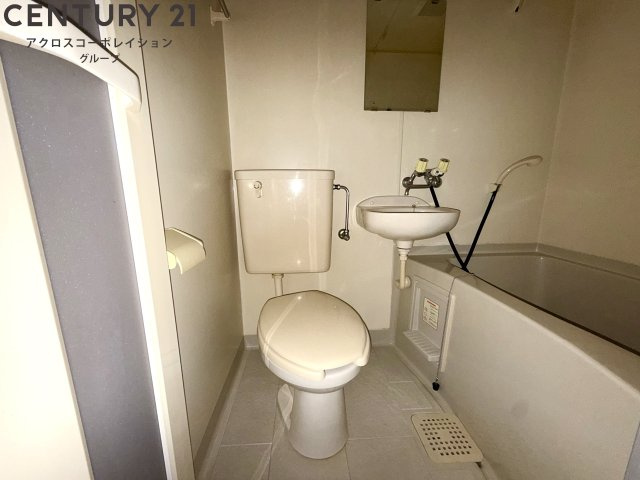 浴室内にトイレが付いてます