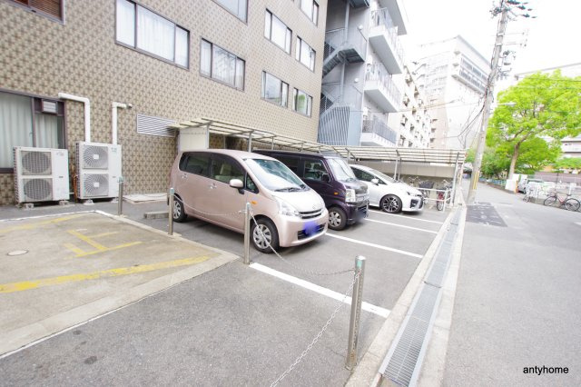 ステュディオ新大阪　仲介手数料無料の駐車場
