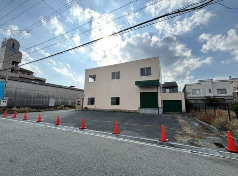 北条梅原町貸倉庫の外観