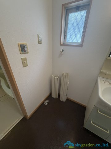小田原市国府津　中古戸建のランドリースペース