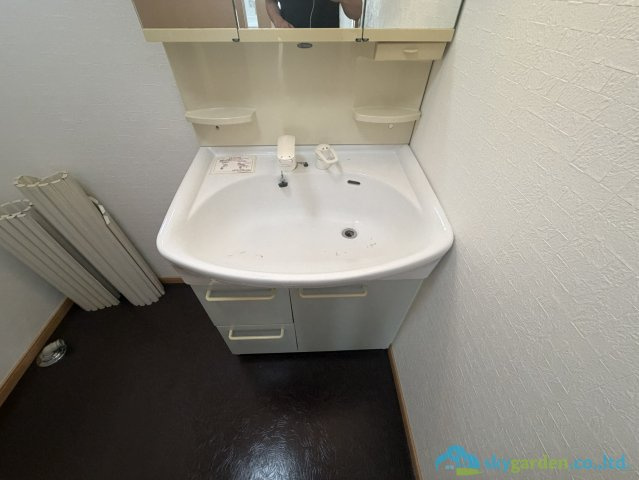 小田原市国府津　中古戸建の独立洗面台