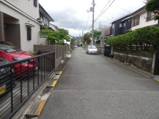 【前面道路含む現地写真】 | 川西市緑台4丁目3の24　中古ー戸建て