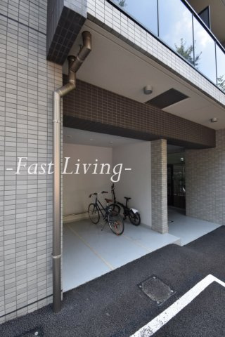 アルテシモルーナの駐車場