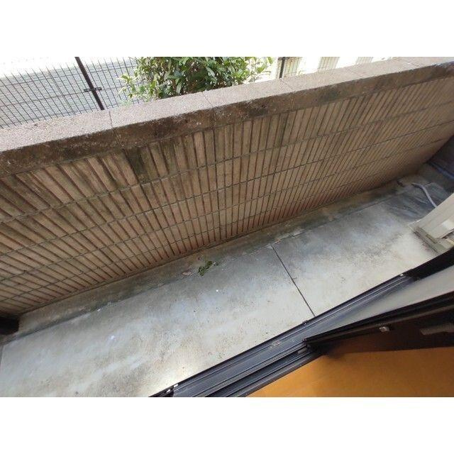 アンプルール クラージュ 別府のバルコニー