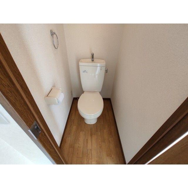 アンプルール クラージュ 別府のトイレ