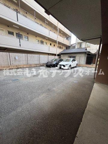 ベルトピア門口の駐車場