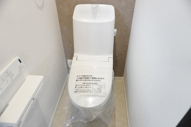 草加市清門2丁目 新築分譲住宅 のトイレ|2階