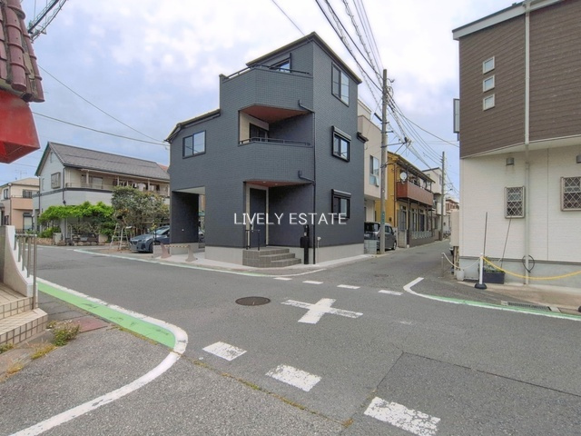 草加市清門2丁目 新築分譲住宅 の前面道路含む現地写真
